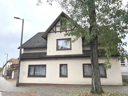 PURNHAGEN-IMMOBILIEN - Bremen-Blumenthal - großzügiges Wohnhaus mit Halle in zentraler Lage