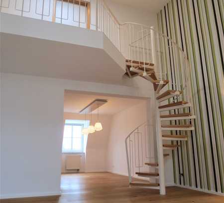 Stilvolle hochmoderne 4,5-Zimmer Maisonette-Wohnung mit EBK