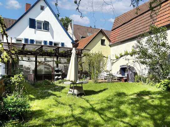 2 FH mit Lädchen in idyllischer Lage mit großem Garten in Heidelberg-Handschuhsheim, freiwerdend