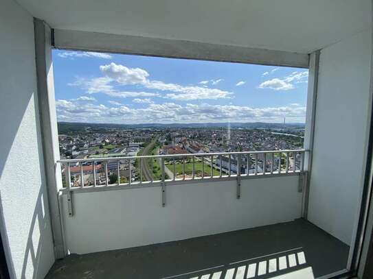 Geräumige Wohnung mit Blick zum Spessart mit Balkon