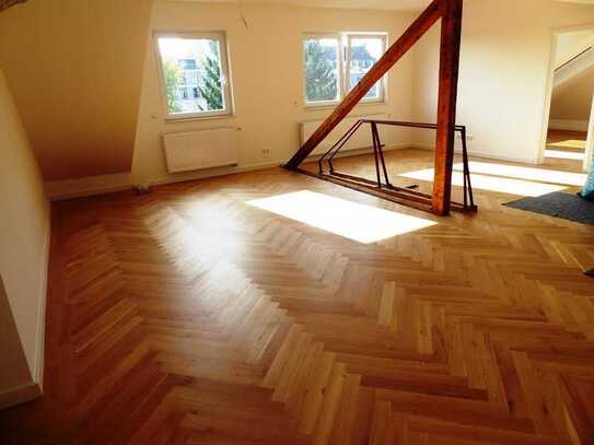 ## Exklusive, neu sanierte 3-4 Zi. Dachgeschosswohnung mit herrlichem Blick über das Woogsviertel ##