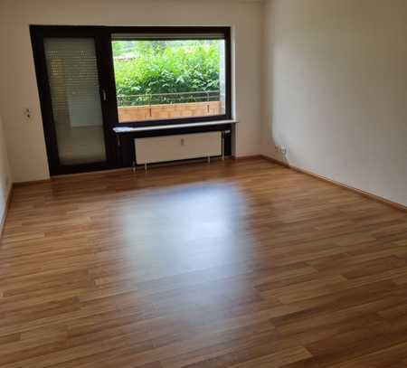 2-Zimmer-Hochparterre-Wohnung mit Balkon in Friedrichsdorf