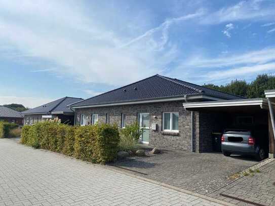 Moderne und neuwertige Doppelhaushälfte (Bungalow) in ruhiger Lage