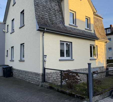 4-Zimmer-Maisonette-Wohnung mit Balkon & viel Potential in Friedrichsdorf