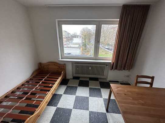 Einzimmerwohnung am Wiener Platz, Köln