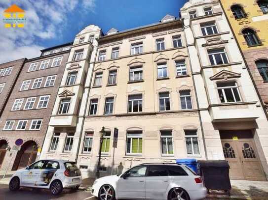 *TOP zentrale Lage und fußläufig zum BAHNHOF - XXL-Balkon, Einbauküche & Eckwanne *