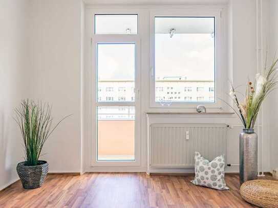 Lichterfüllte 2-Raum-Wohnung mit Weitblick