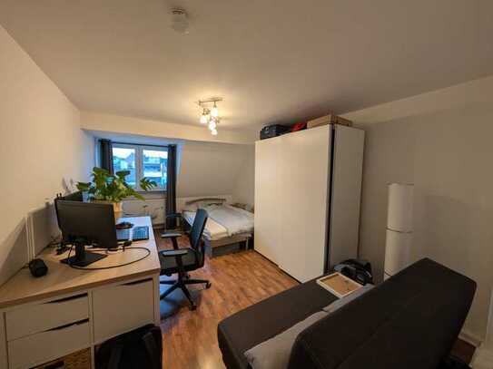 Charmante 2-Zimmer-Dachgeschosswohnung in bester Lage der Bonner Altstadt