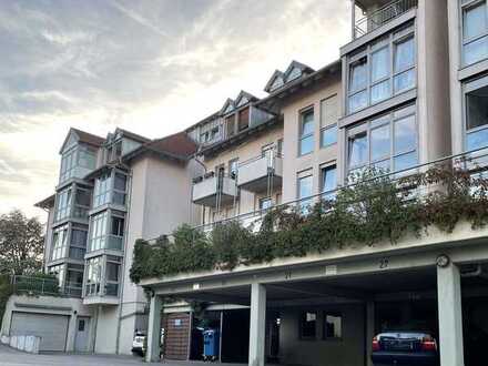 Stilvolle, geräumige 1-Zimmer-Wohnung mit Einbauküche und Stellplatz in Würzburg- Lengfeld
