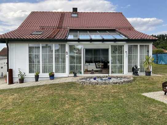 IHR LEBENS(T)RAUM! Charmantes Einfamilienhaus mit großzügigem Garten und vielseitigen Vorzügen!