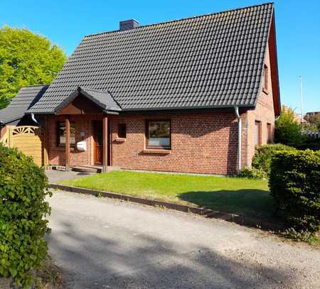 Gepflegtes 6-Zimmer-Einfamilienhaus mit Einbauküche in Handewitt, Handewitt