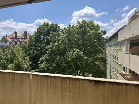 Wunderschön renoviertes Apartment mit Balkon und TG in München Neuhausen-Nymphenburg