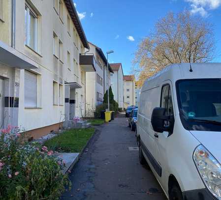 Renovierte, gut Geschnitte 3 Zi. Wohnung