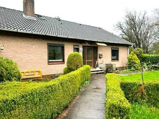 Ein Bungalow mit Vollkeller, Garage und Carport in Sackgassenlage