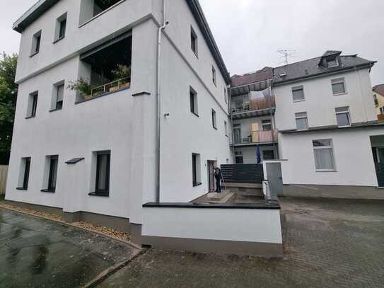 Die Freiheit direkt am Rhein genießen. Tolle Erdgeschoßwohnung mit großer Terrasse!