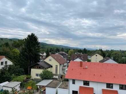 2-Raum-Wohnung mit Balkon, EBK und Blick ins Grüne