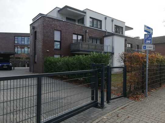 Stadvilla Lüneburg - Rotes Feld: 3-Zimmer-Erdgeschoss-Wohnung mit Carport