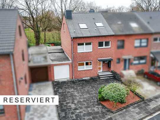 *RESERVIERT* Exklusives Reihenendhaus in Neuss: Stilvolles Wohnen in begehrter Lage