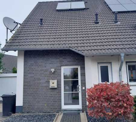 Neuwertige Doppelhaushälfte