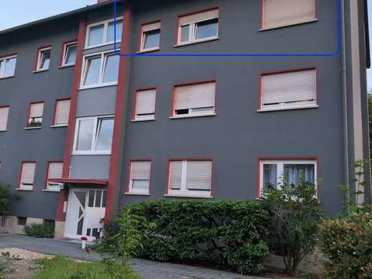 Attraktive 4-Zimmer-Wohnung, zum unschlagbaren Preis mit gehobener Innenausstattung mit Balkon