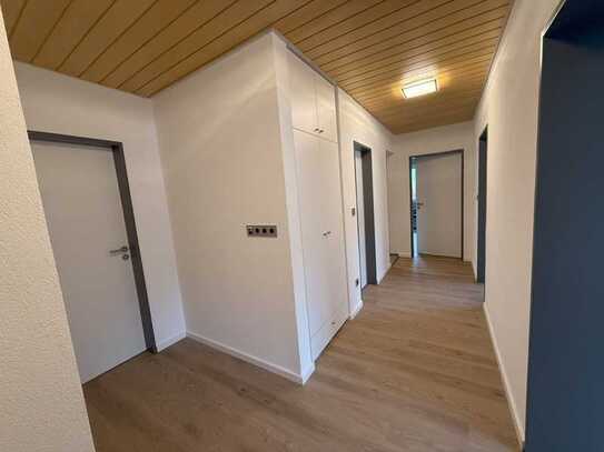 Erstbezug nach Sanierung: Großzügige 4-Zimmer-Wohnung in Ochsenfurt zu vermieten