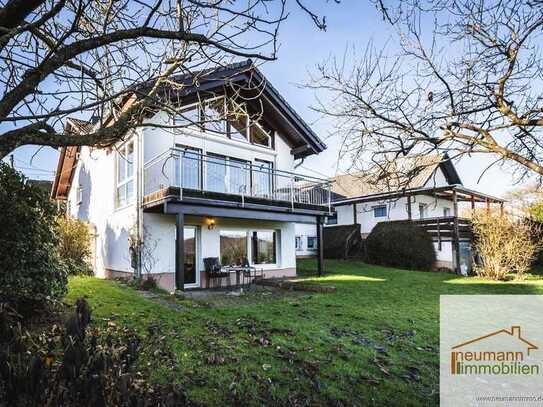 Großzügiges, modernisiertes Einfamilienhaus in ruhiger Lage mit unverbaubarem Ausblick!