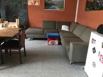 Wonderful room in a 3-person flat share with a top location in the city center