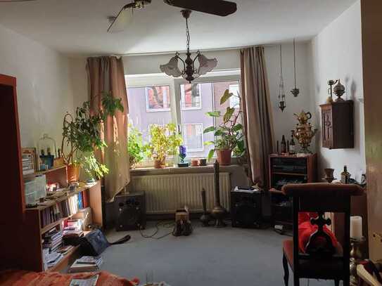 Nippes, Bülowstr., langjährig vermietete 2 Zimmer Wohnung, Wohnküche, Wannenbad, für Kapitalanleger