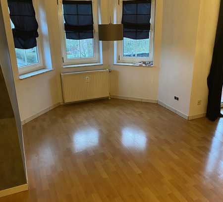 Ansprechende 3-Zimmer-Dachgeschosswohnung mit EBK und Garage in Peine