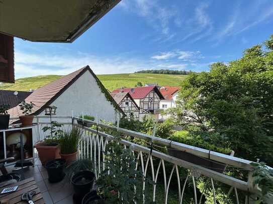 Kapitalanlage in Neuweier: 2-Zimmer-Wohnung mit Balkon und Duplex-Parker!