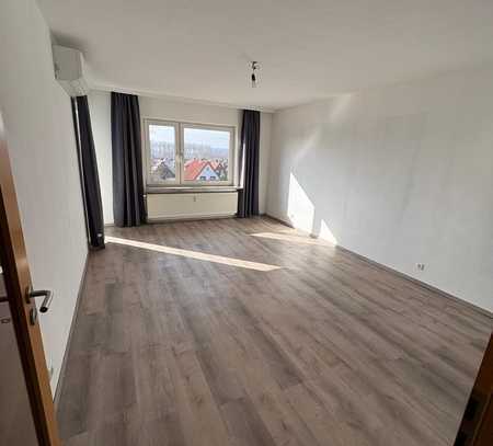 Frisch renovierte 3-Zimmer-Wohnung mit Loggia und EBK in Wolfenbüttel