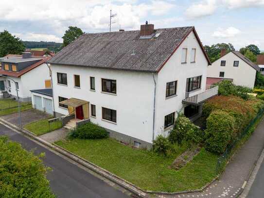 Zweifamilienhaus mit viel Platz in zentraler Lage