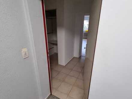 schöne 2-Zimmer-Wohnung mit Balkon in ruhiger Lage, Erstbezug nach Kernsanierung