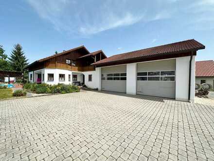 Ein wahres Platzwunder! Einfamilienhaus mit geräumiger Halle im gutangebundenen Ergoldsbach