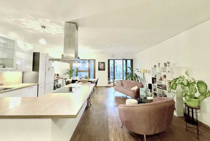 Urban, zentral, großzügig: 3-Zimmer-Wohnung mit Terrasse & TG-Stellplatz im Bahnhofsviertel