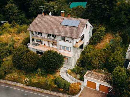 WALDASCHAFF - ZWEIFAMILIENHAUS mit Ausbaupotential - Panoramablick und Schwimmbad inklusive!