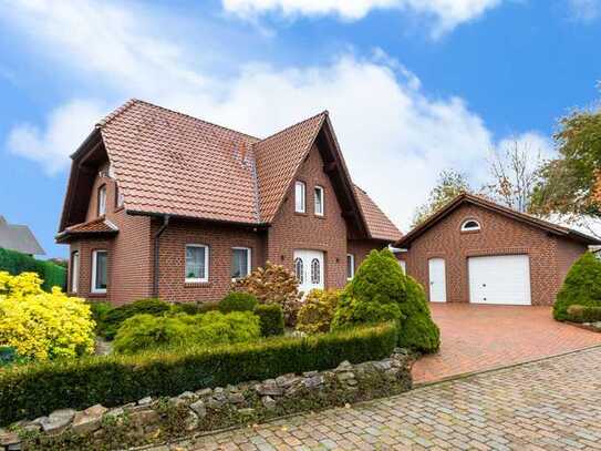 Gepflegtes Einfamilienhaus mit großem Garten und Garage in Essen (Oldenburg)