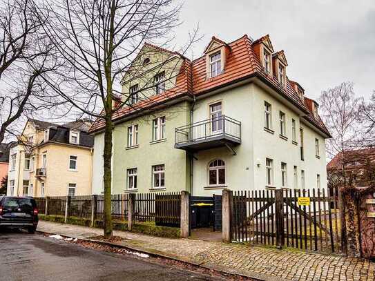 Beliebte Wohnlage in Trachau, Mansardenwohnung im Altbau.