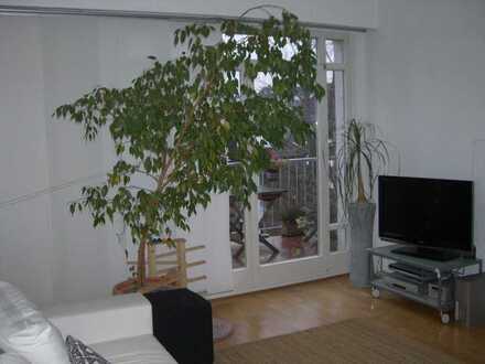 Top Altbauwohnung mit herrlichem Dachbalkon!