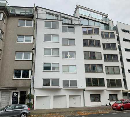 Apartment in Topp-Lage im Düsseldorfer Medienhafen mit großer Garage