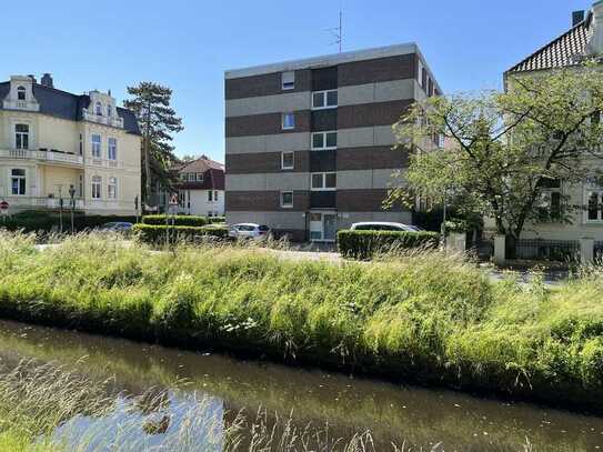 Wohnen AM HAARENUFER! Bezugsfreie 2,5-Zimmer-Wohnung im Hochparterre.