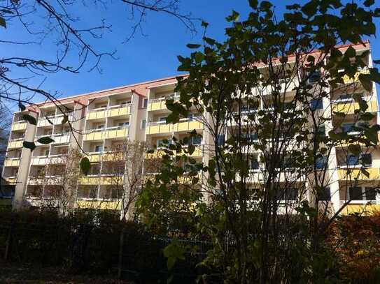 3 Zimmer - Balkon mit Ausblick