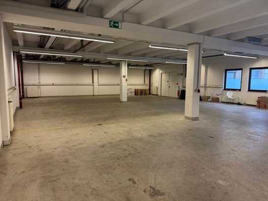 Moderne 270 m² Lagerhalle in Krefeld – 24/7 nutzbar, direkte Autobahnanbindung!