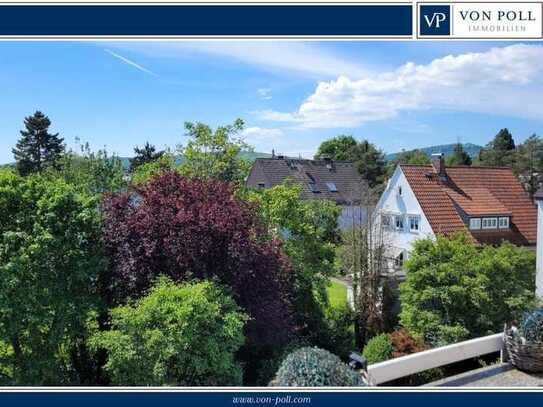 Charmante Dachgeschosswohnung in ruhiger Lage mit Burgblick