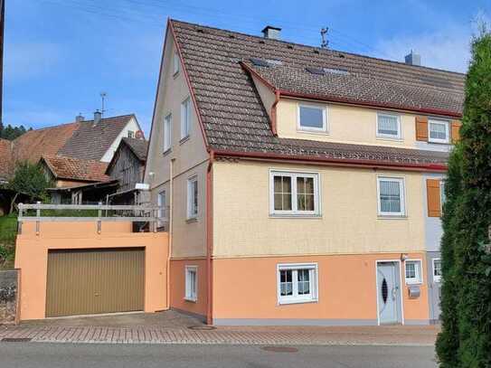 Hier können Sie einziehen, ohne vorher renovieren zu müssen. Einfamilienhaus im guten Zustand.