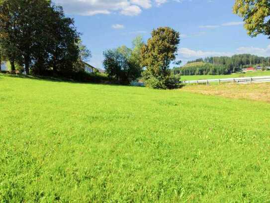 Großes Grundstück in idyllischer Lage