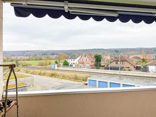 Wohnen mit Deisterblick: 3-Zimmer mit Balkon, Einbauküche und direkter Bahnanbindung nach Hannover