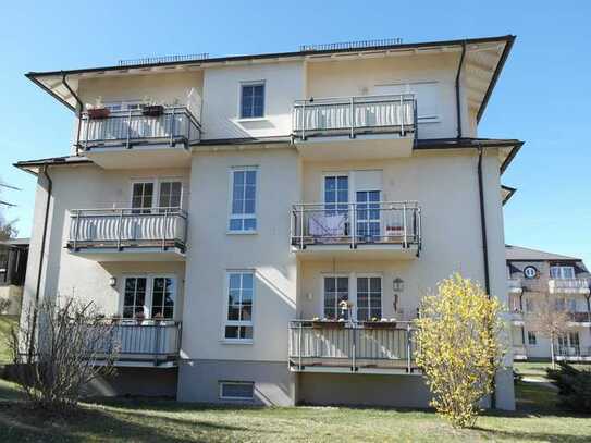 Wunderschöne 2 Zimmer-Dachgeschoss-Wohnung mit Sonnen-Balkon im grünen Radebeul