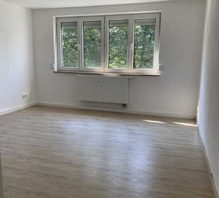 Single's aufgepasst! Helle 1-Zimmer-Wohnung mit Einbauküche