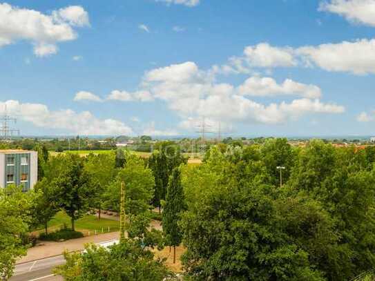 Bezugsfreie 3-Zimmer-Wohnung mit EBK und tollem Ausblick von der Loggia